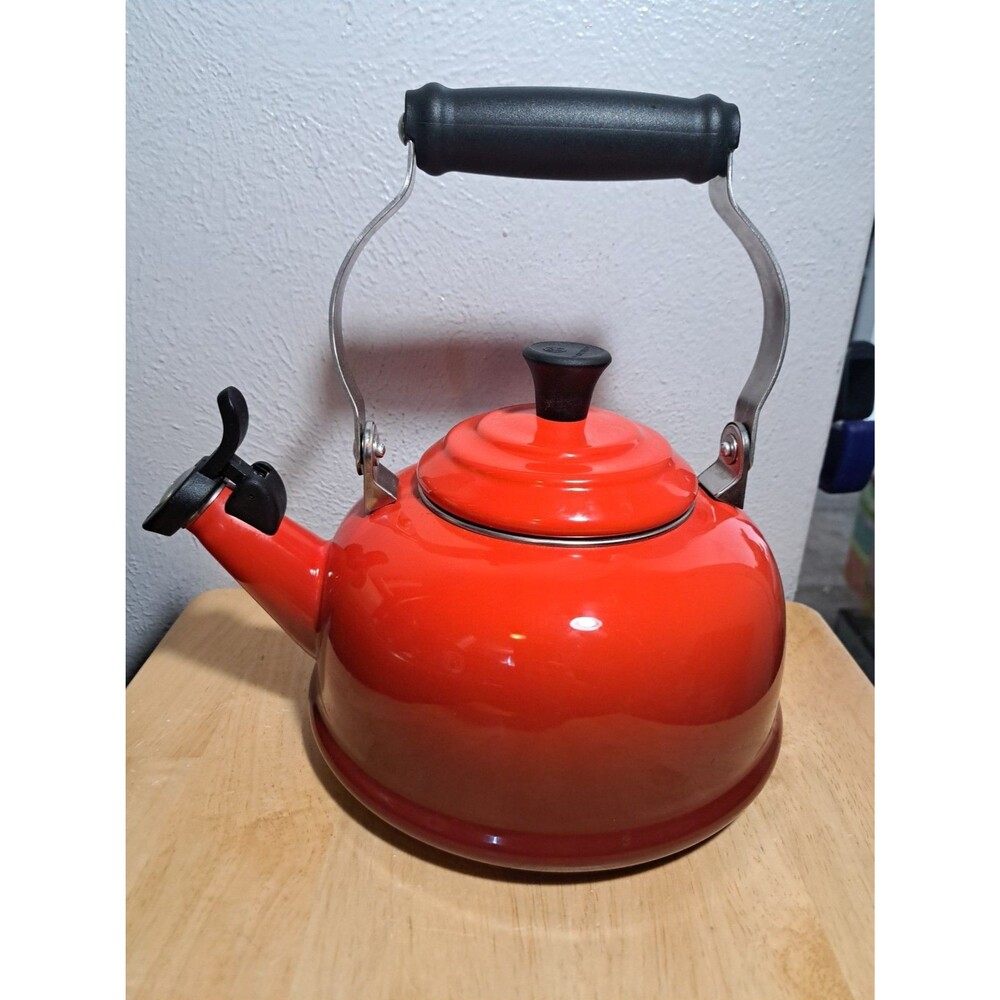 Le Creuset 1.6L /1.7 Qt. Whistling Kettle Cerise Red Enamel